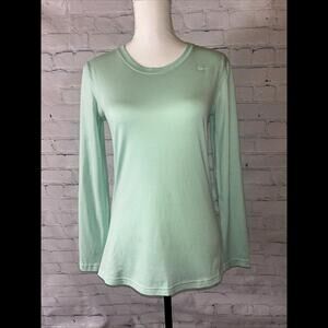 🔥🔥SOLD🔥🔥Nike Dri Fit Regular Fit Sz Small Long Sleeve Running Top Seafoam Green